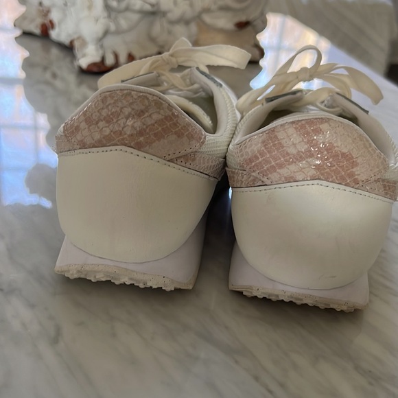 Women’s NIKE DAYBREAK Sneaker - Picture 2 of 6